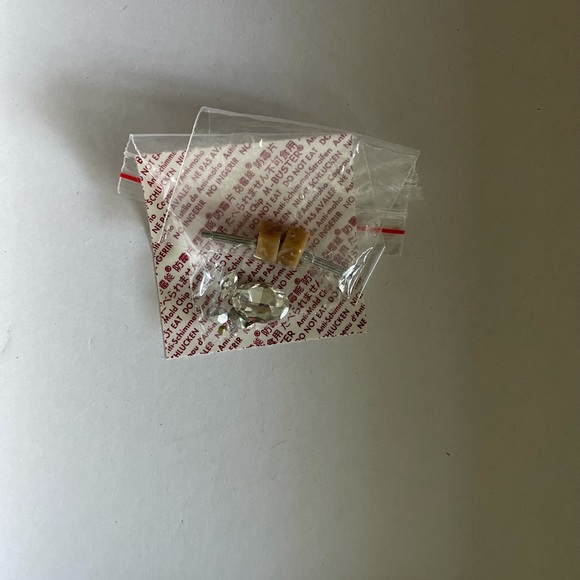 BADGLEY MISCHKA WHITE SATIN LOW HEELS - Picture 4 of 6